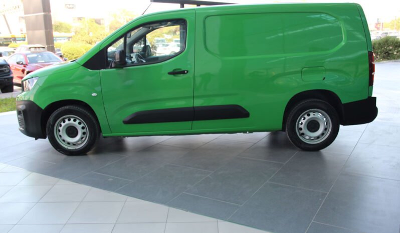 Peugeot Partner 2022 full