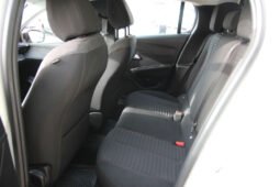 Peugeot 208 Active 1.2 AT full