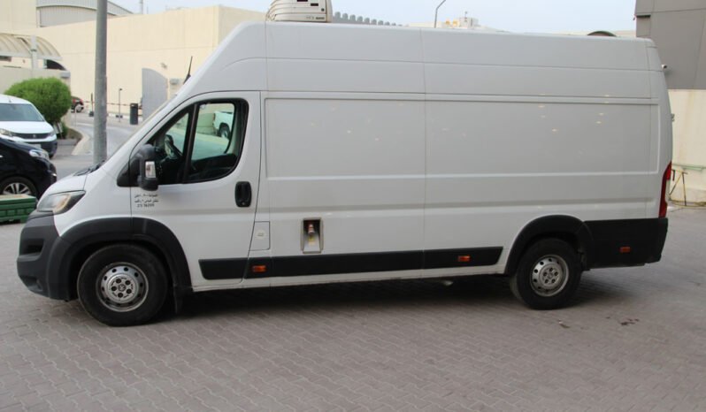 Boxer Van 440 L4H3 ML 2.2 with Part Freezer full